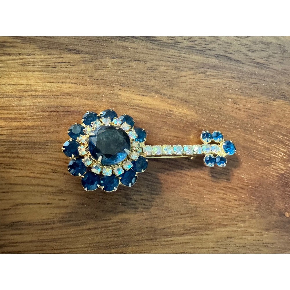 Vintage Blue Rhinestone Banjo Brooch D&E Juliana Aurora Borealis Crystal Pin